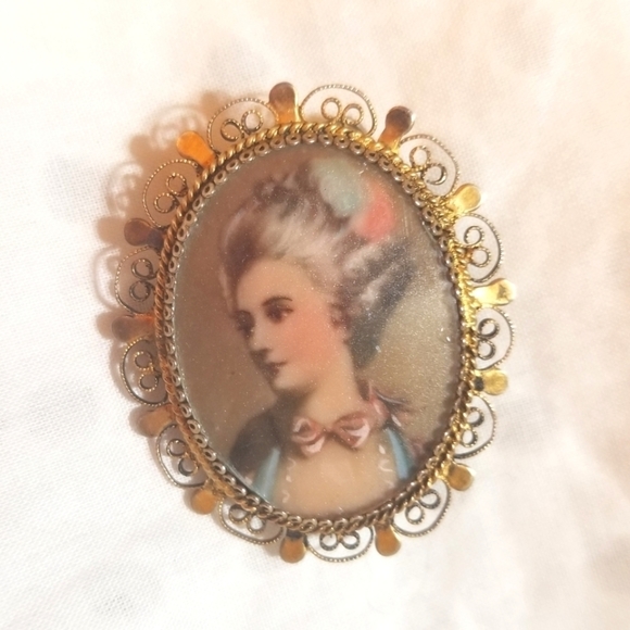 ANTQ MINIATURE Hand Painted on Silk Victorian Lady Silver Pendant Brooch - Picture 2 of 6
